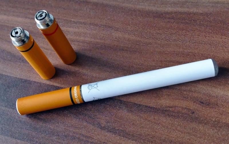 e-cigarette-CASTAGNIERS-min_electronic_cigarette_e_cigarette_nicotine_vapor_vaporizer_smoke_tobacco-663282